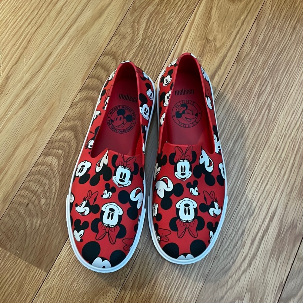 NWOT Melissa Minnie Mouse Slides
